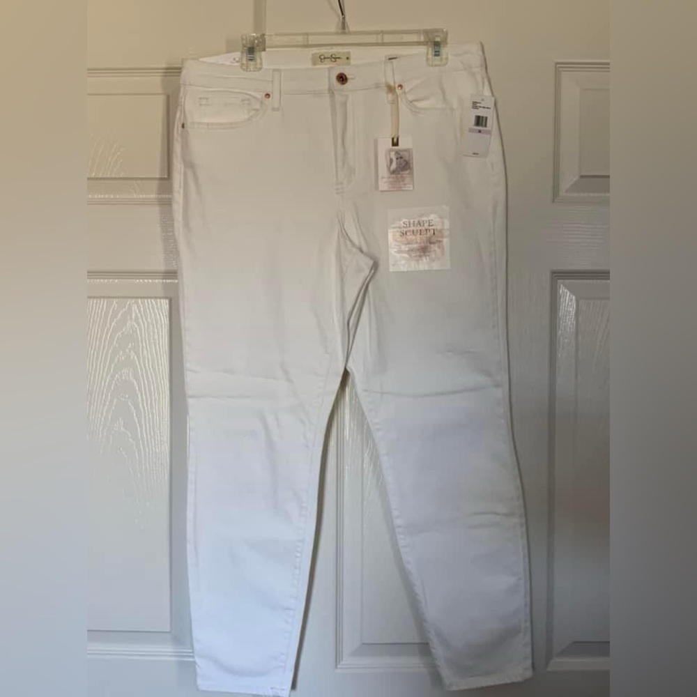 NWT Sz. 32 Jessica Simpson Adored High Rise Ankle w/shape sculpt, color white.